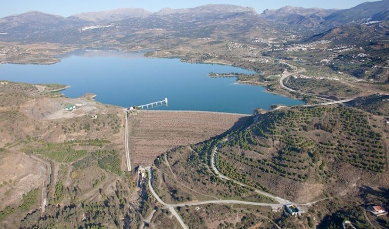 Nerja se sumará al uso de las aguas regeneradas a través del III Decreto de Sequía de la Junta Nerja se sumará al uso de las aguas regeneradas a través del III Decreto de Sequía de la Junta