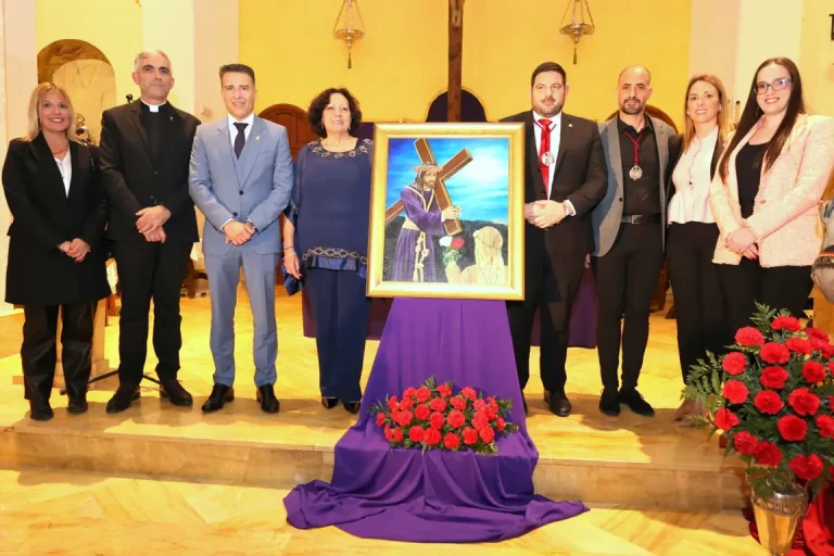 Presentado el cartel oficial de la Semana Santa de Torrox, obra de Encarnación Gutiérrez Presentado el cartel oficial de la Semana Santa de Torrox, obra de Encarnación Gutiérrez