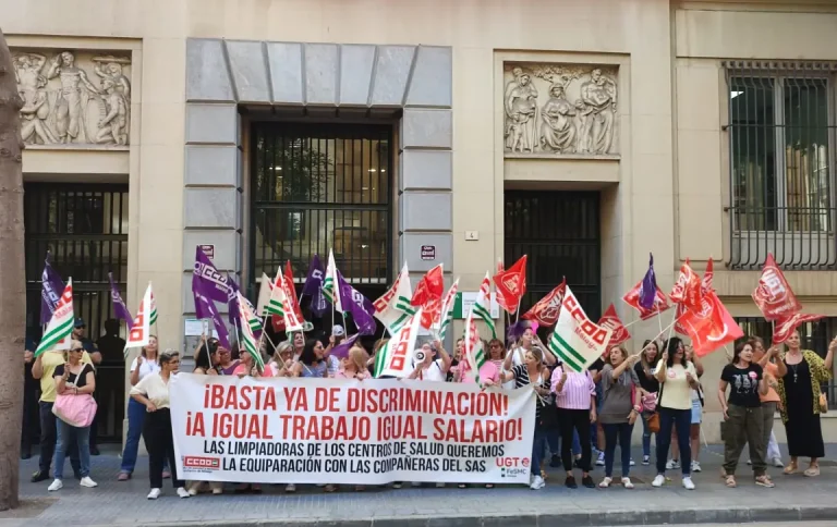 Trabajadores de Limpieza de Hospitales y Centro de Salud de la Provincia se Manifiestan Trabajadores de Limpieza de Hospitales y Centro de Salud de la Provincia se Manifiestan
